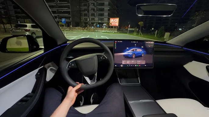 Habitacle épuré d'une Tesla Model Y avec chauffeur à Lyon